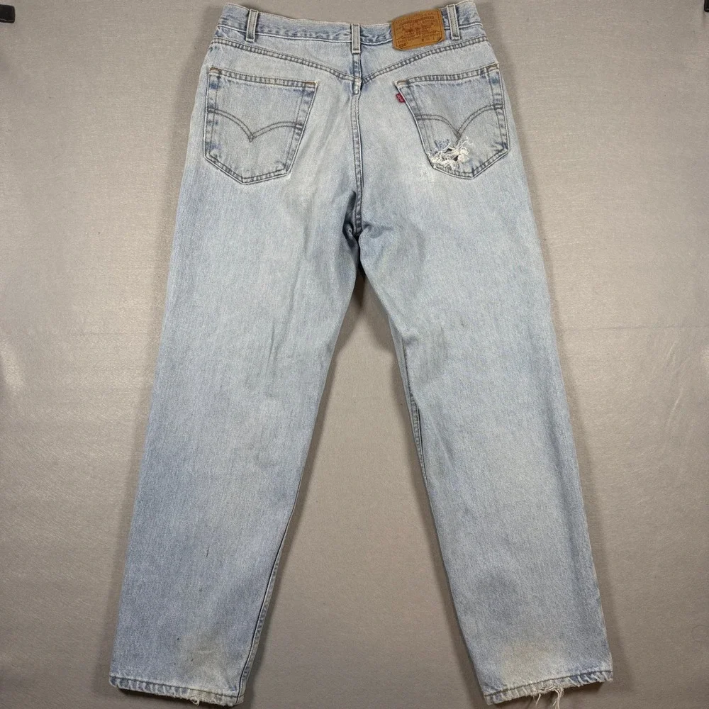 Vintage Levis 550 Jeans Men 34x30 Light Wash Blue Relaxed Fit Tapered Distressed